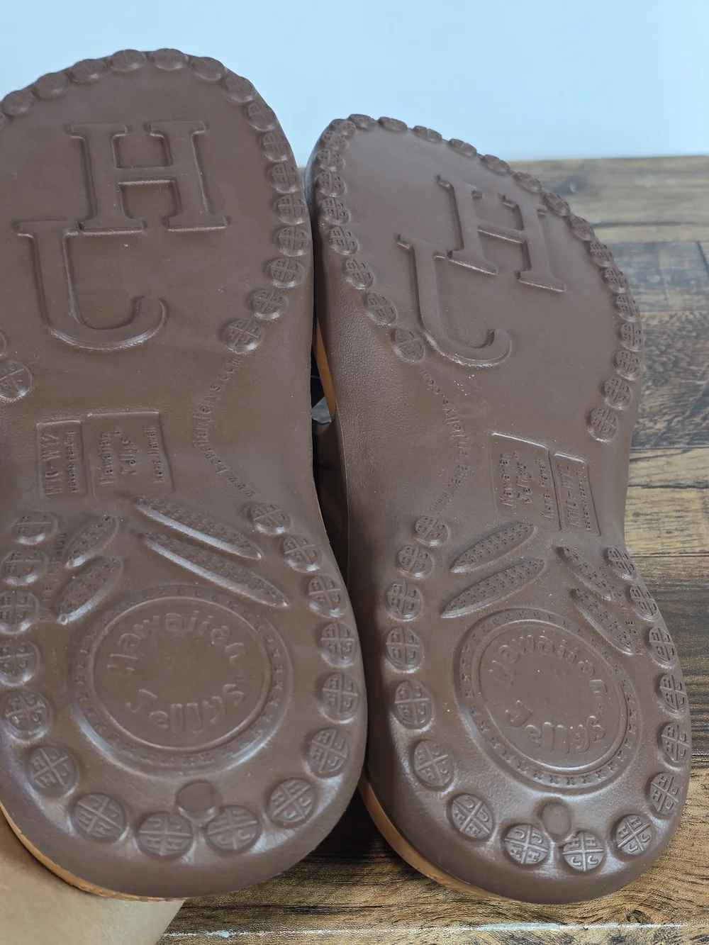 Men's Brown and Tan Comfort Flip Flops Size 9